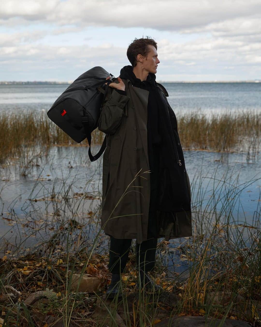 ウォントのインスタグラム：「In honor of World Oceans Day, we'd like to take some time to say thank you to @econylbrand. These pioneers recover fishnets, fabric scraps and industrial plastic from oceans all over the world and then transform it into ECONYL®️ regenerated nylon. This allows makers and consumers to participate in a more sustainable lifestyle to help save our oceans and every being that lives in them. — #Econyl #WorldsOceansDay #SaveOurOceans #LessPlastic」
