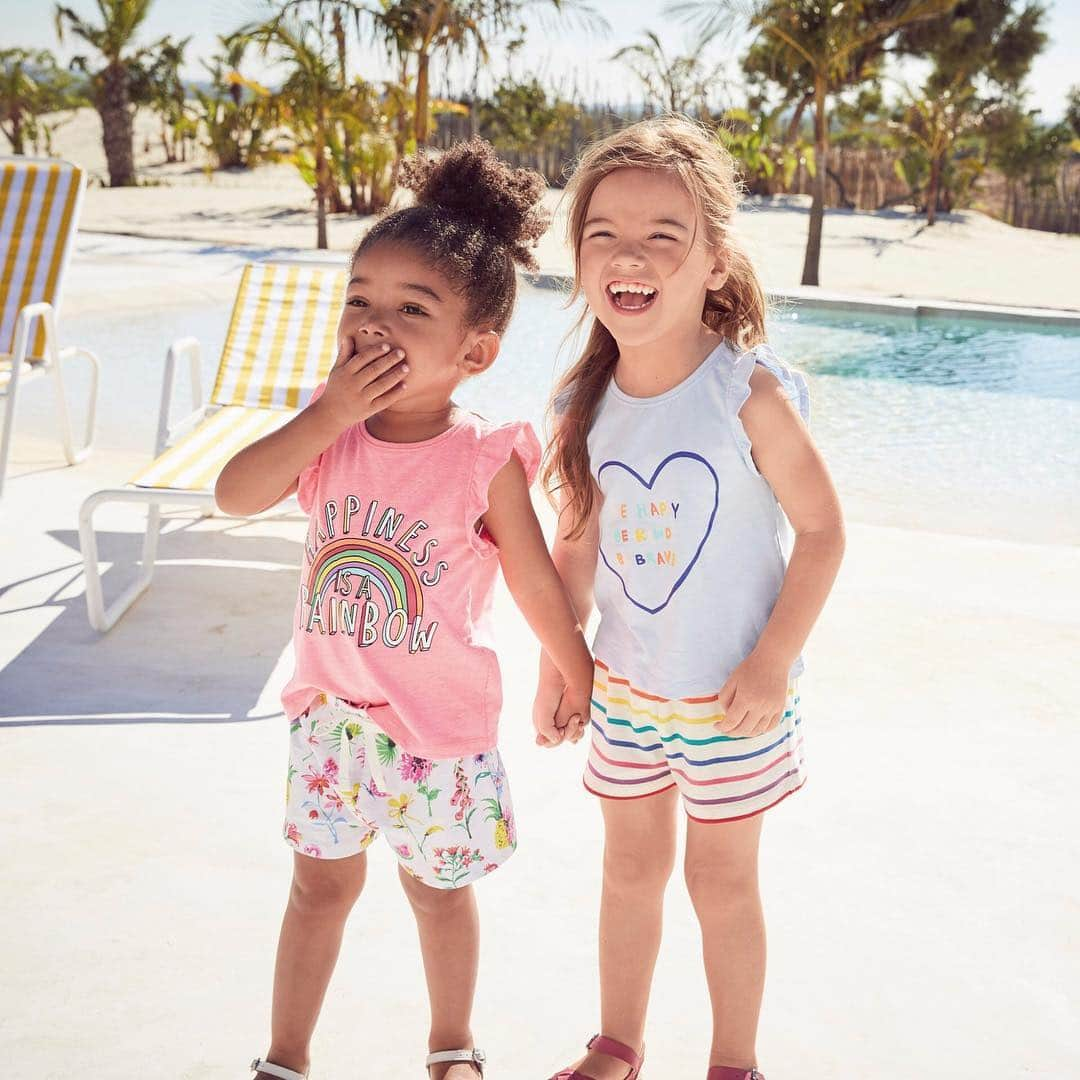 Nextさんのインスタグラム写真 - (NextInstagram)「Happiness is being poolside with your bestie! 🏝 Shop their summer essentials for ULTIMATE smiles: tap the image. 🔍 Tops: 617678 & 918552 Shorts: 308033 & 926236 Shoes: 605429& 922256. #summervibes #happiness #happy #hellohappy #summer #kidswear #friends #besties #kidsfashion #kidstyle #holiday #nextfashion #nextkids #sunshine」6月9日 1時42分 - nextofficial