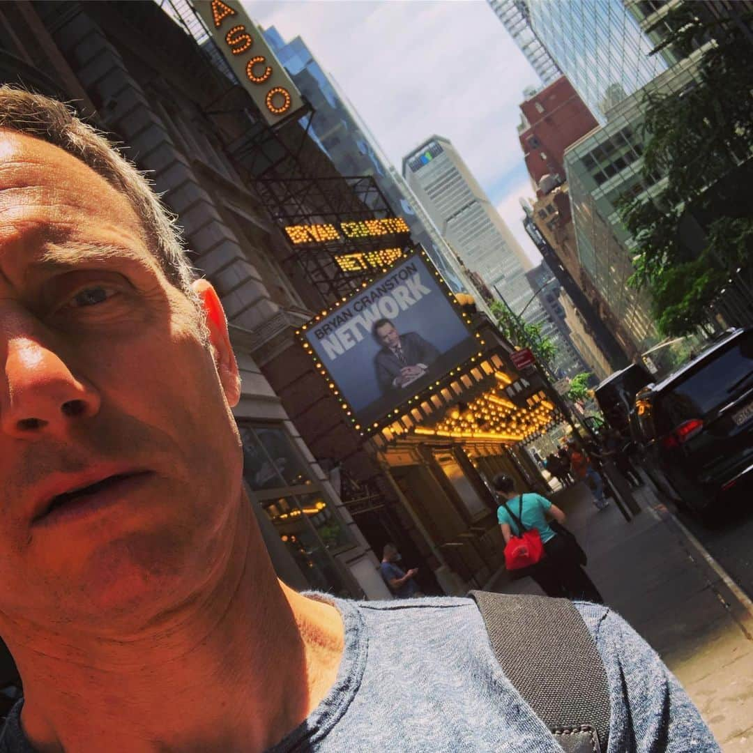 トニー・ゴールドウィンさんのインスタグラム写真 - (トニー・ゴールドウィンInstagram)「Wait, really? @networkbway closes tonight!!! Just 2 shows left of this insanely great production! 🙏」6月9日 1時54分 - tonygoldwyn