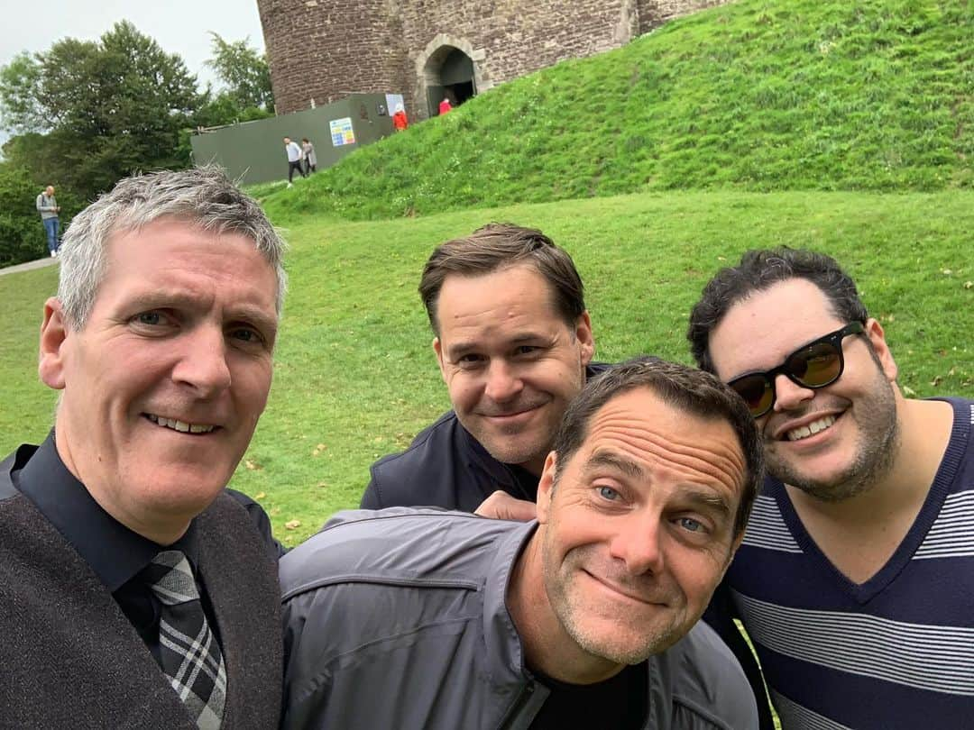 ジョシュ・ギャッドさんのインスタグラム写真 - (ジョシュ・ギャッドInstagram)「Hitting Scotland for the weekend with these fine folk and my new favorite guide, Finn, who puts Andy Buckley in place better than anyone I’ve ever met.」6月9日 2時44分 - joshgad