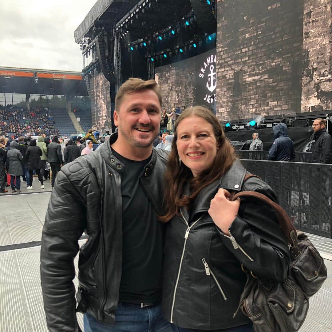 Bon Joviさんのインスタグラム写真 - (Bon JoviInstagram)「Our Stavanger seat upgrade winners! We’re giving away seat upgrades to one lucky fan at each of our shows 🙌 All you need to do is post a photo of yourself at the venue using #BonJoviMemories to let us know you’re at the show. Winners must be in the venue and will be notified via direct message.」6月9日 2時54分 - bonjovi