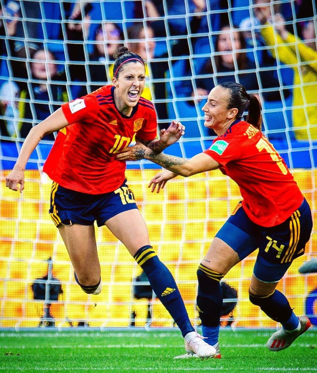 LFPさんのインスタグラム写真 - (LFPInstagram)「⭐️🇪🇸 H I S T O R I C 🇪🇸⭐️ Spanish National Women Team beat South Africa and get their FIRST EVER WIN in the World Cup. • #Spain #España #Futfem #WorldCup」6月9日 3時15分 - laliga