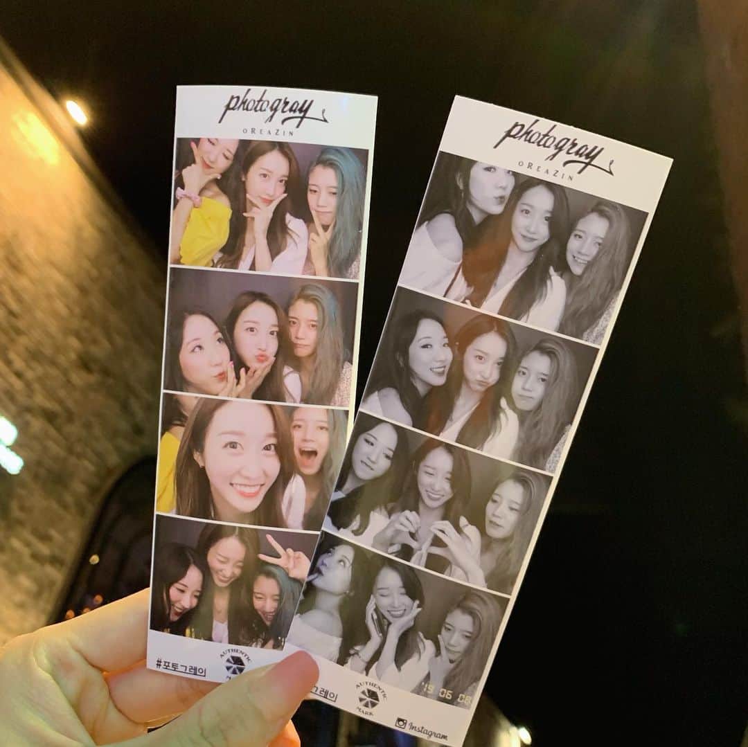 COCO さんのインスタグラム写真 - (COCO Instagram)「Me and my two Sara(h)s 🥰 #스티커사진 #중독」6月9日 3時34分 - rilaccoco