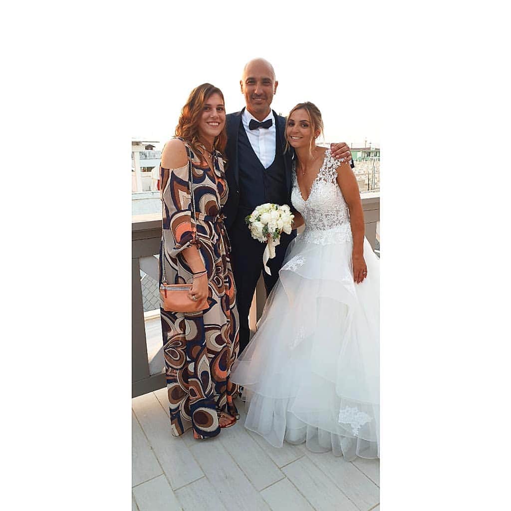 アレッシア・オッロさんのインスタグラム写真 - (アレッシア・オッロInstagram)「Enzino e Giulietta oggi sposi 😍💏👰🤵 #love #wedding #beautiful」6月9日 3時48分 - alessiaorro8