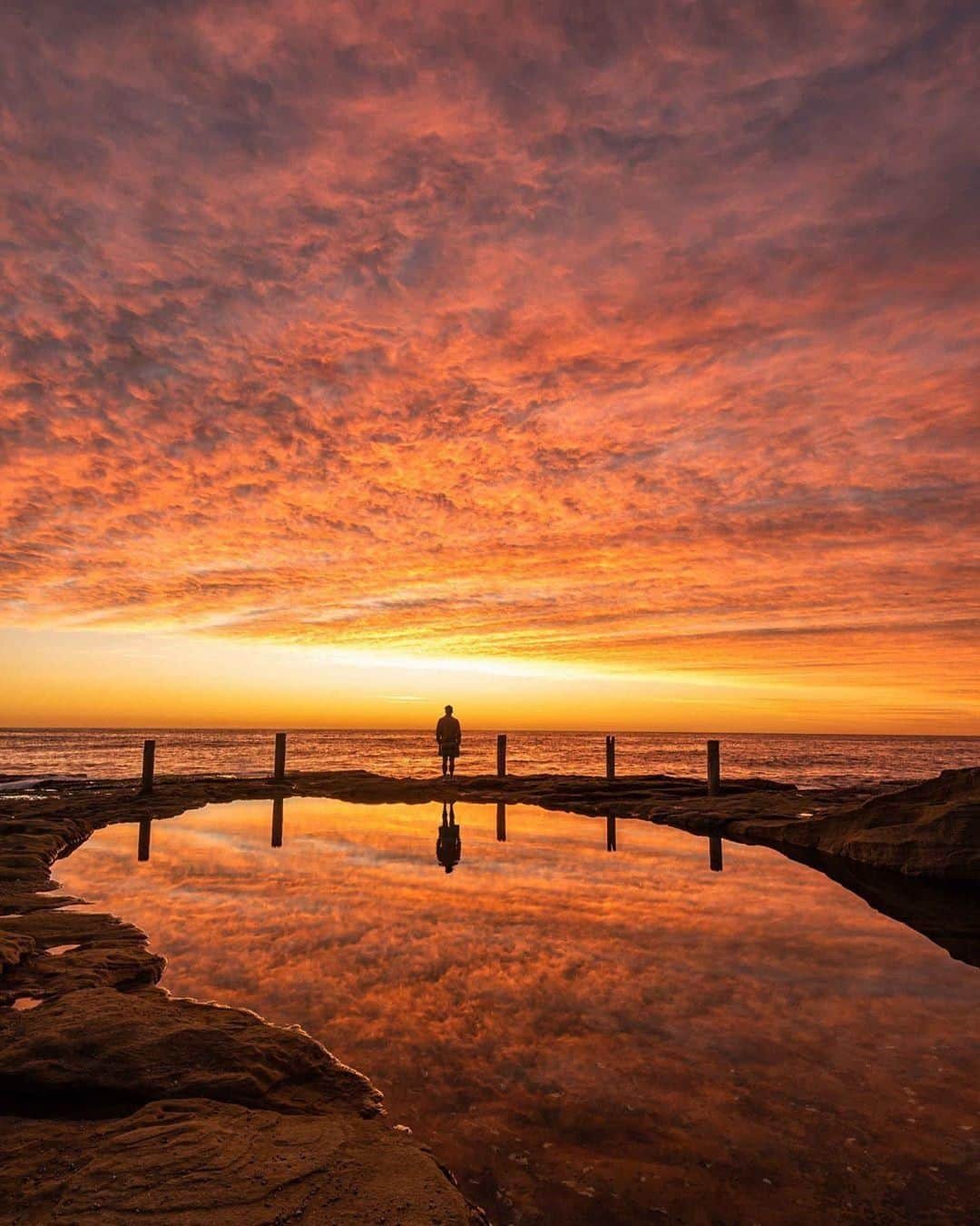 Australiaさんのインスタグラム写真 - (AustraliaInstagram)「Don’t you wish you could start every day with a magical @sydney sunrise? 🌅 @nikkibings captured this “absolute stunner of a #sunrise” at #IvorRoweRockpool, a shallow #rockpool in South Coogee that can be found along the coastal walkway. While it might be a bit cold to take a dip in it right now, it’s still a pretty spot to visit and snap a few photos. Stroll into town for a cuppa at @thelionandbuffalo and some pastries at @bakehousesc afterwards, the perfect way to warm you right up!  #seeaustralia #newsouthwales #ilovesydney #travel」6月9日 4時00分 - australia