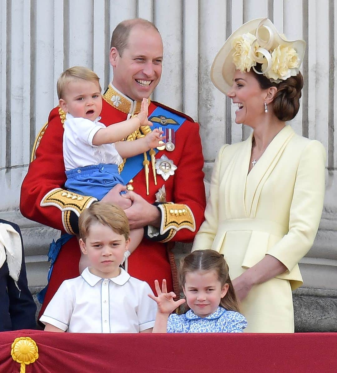 のインスタグラム：「AFP Photo 📷 @lealolivas - (L-R) Britain's Prince William, Duke of Cambridge holding Prince Louis, Prince George, Princess Charlotte and Britain's Catherine, Duchess of Cambridge stand with other members of the Royal Family on the balcony of Buckingham Palace to watch a fly-past of aircraft by the Royal Air Force, in London on June 8, 2019. The ceremony of Trooping the Colour is believed to have first been performed during the reign of King Charles II. Since 1748, the Trooping of the Colour has marked the official birthday of the British Sovereign. Over 1400 parading soldiers, almost 300 horses and 400 musicians take part in the event. #Royalty #RoyalFamily #PrinceWilliam #PrinceGeorge #PrincessCharlotte」