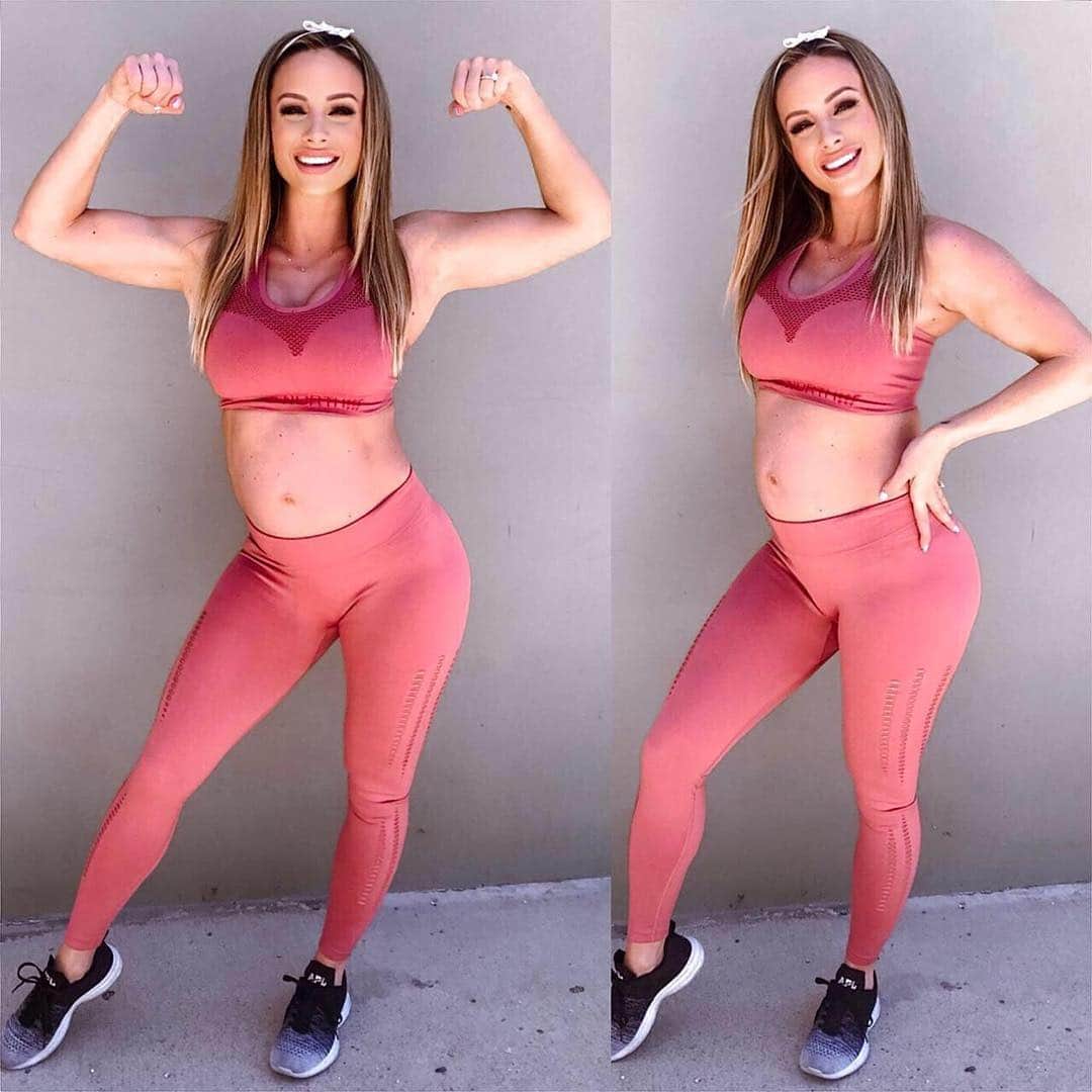 Paige Hathawayさんのインスタグラム写真 - (Paige HathawayInstagram)「SWIPEYYYY >>> Do you wear more dark colors or bright colors to the gym?! WHAT DO YOU PREFER!? 👟✨🤷🏼‍♀️ - Both sets are from @jednorthwomen @jed_north #mommastillgotit #pregnantbelly #workoutleggings」6月9日 4時24分 - paigehathaway