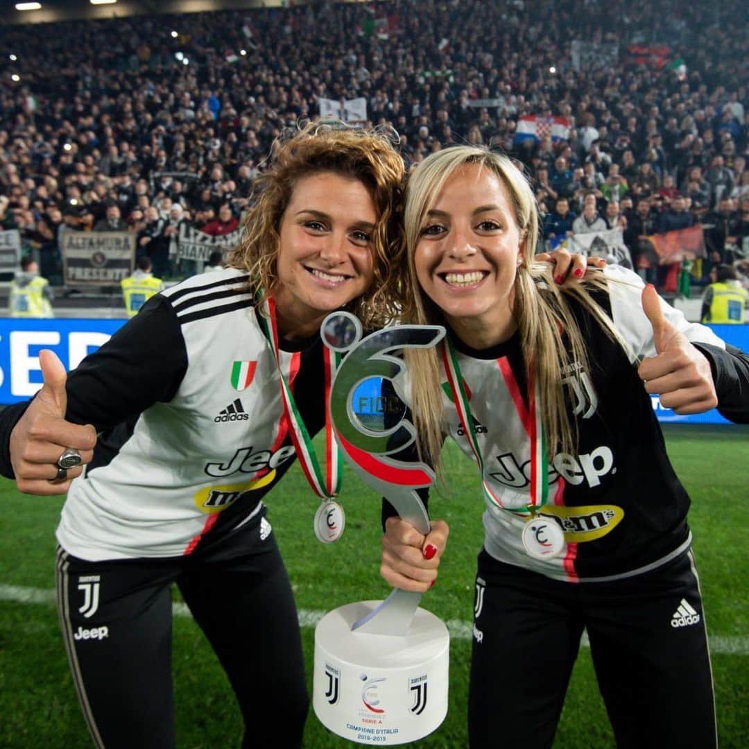 ユヴェントスFCさんのインスタグラム写真 - (ユヴェントスFCInstagram)「Good luck to all of #JuventusWomen representing 🇮🇹 in the @fifaworldcup! #ForzaJuve」6月9日 4時38分 - juventus