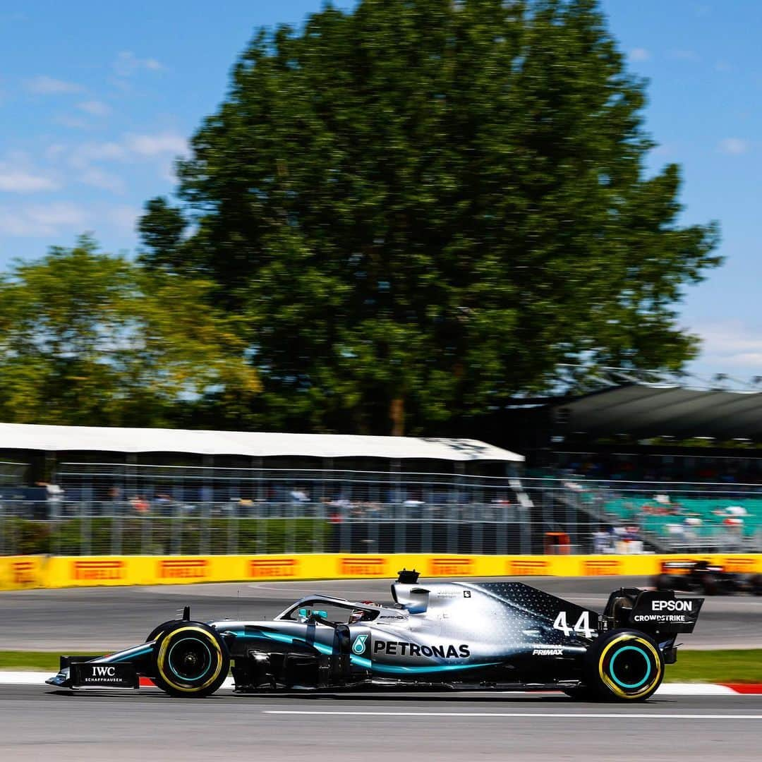 MERCEDES AMG PETRONASさんのインスタグラム写真 - (MERCEDES AMG PETRONASInstagram)「That #CanadianGP Quali though! 😲 @lewishamilton takes P2 after a mega fight with Seb. @valtteribottas is P6 after a spin in the final shootout. But the points are scored on Sunday... 😉 • #MercedesAMGF1 #Mercedes #AMG #F1 #PETRONASmotorsports #DrivenByEachOther」6月9日 4時52分 - mercedesamgf1