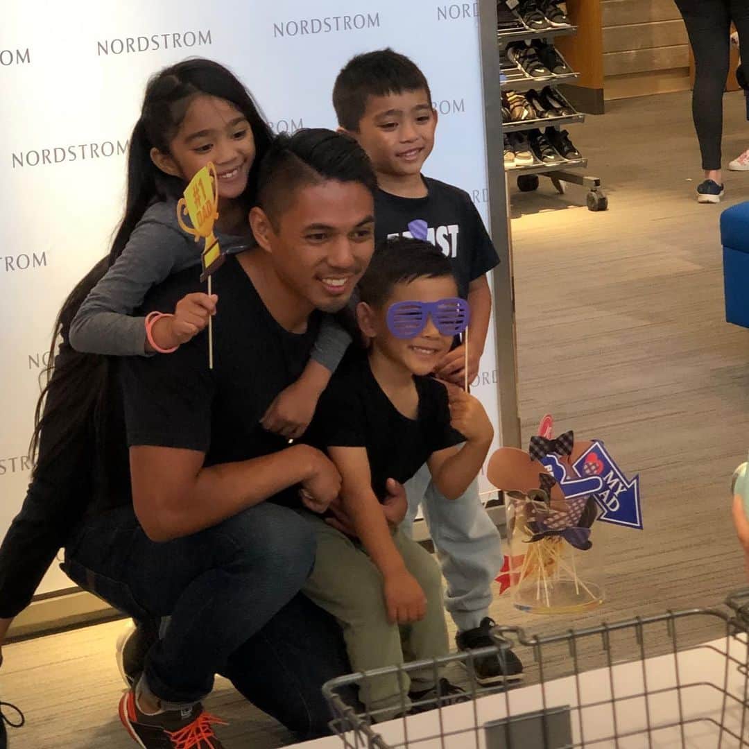 Nordstromさんのインスタグラム写真 - (NordstromInstagram)「A special morning at all #Nordstrom stores celebrating Dad! Thank you for joining us! Head to Stories for more adorable highlights from Donuts with Dad 🍩」6月9日 5時04分 - nordstrom