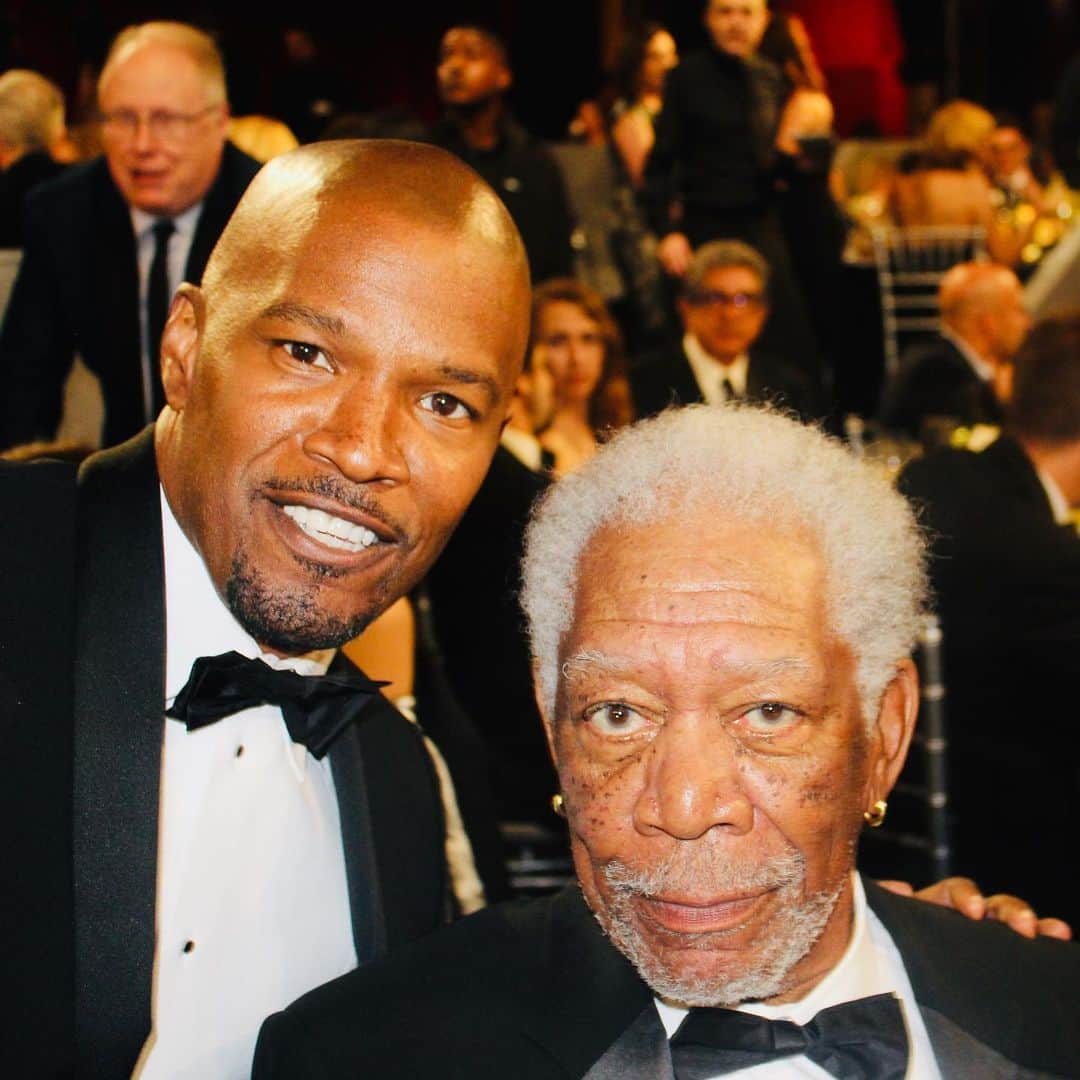 ジェイミー・フォックスさんのインスタグラム写真 - (ジェイミー・フォックスInstagram)「A legendary night with legendary people showing appreciation to an iconic man Denzel Washington... you know ur in rare air when you have smiles with a #prettywoman...talked to #god... chillin with a #blackpanther... greetings with a #greenbook... getting tips for my #trainingday... cause I just wanted to #dotherightthing  @juliaroberts @chadwickboseman @officialspikelee Mahershala Ali Morgan Freeman. Antoine Fuqua...🙏🏾🙏🏾🙏🏾🙏🏾」6月9日 5時07分 - iamjamiefoxx