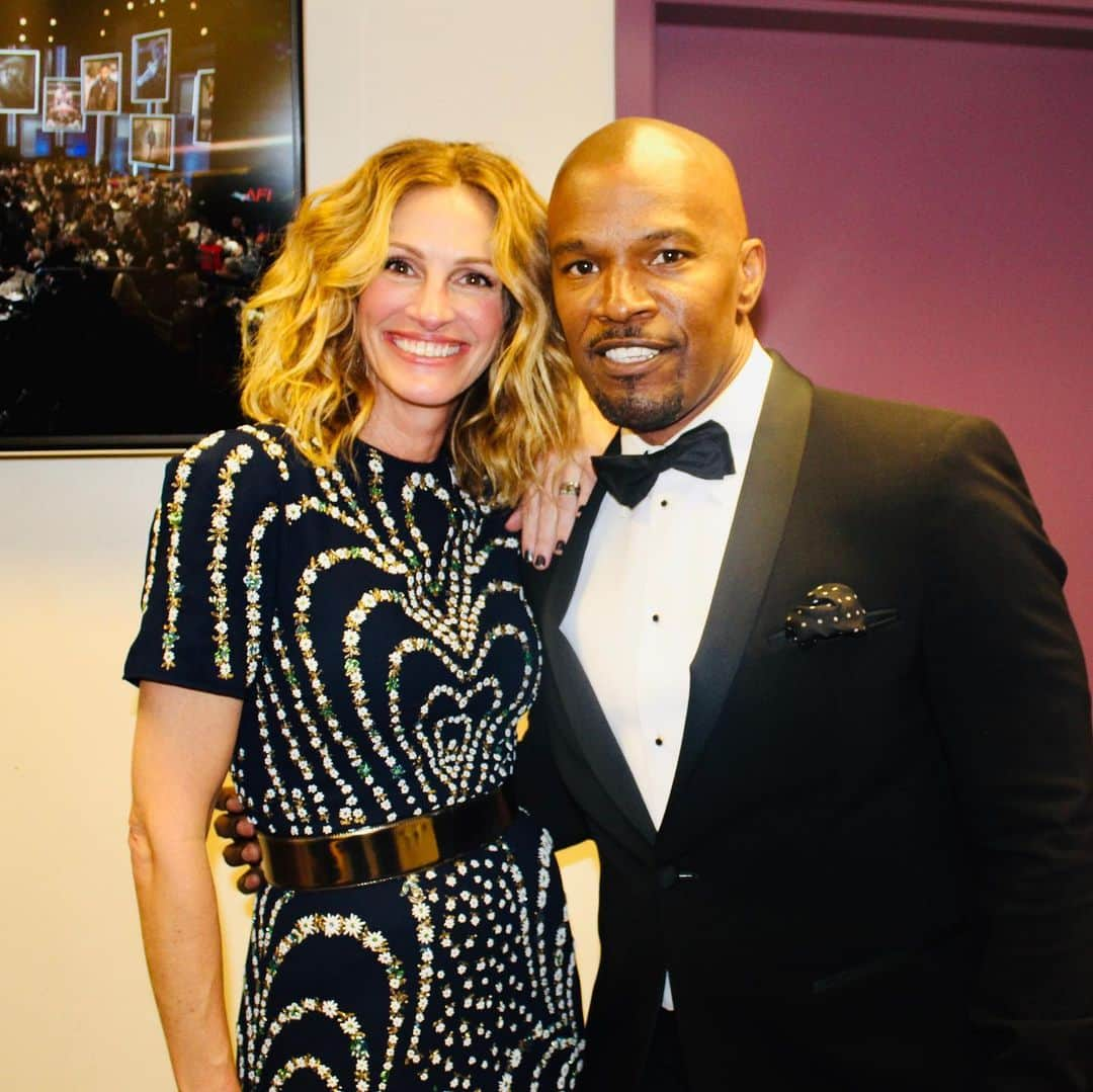 ジェイミー・フォックスさんのインスタグラム写真 - (ジェイミー・フォックスInstagram)「A legendary night with legendary people showing appreciation to an iconic man Denzel Washington... you know ur in rare air when you have smiles with a #prettywoman...talked to #god... chillin with a #blackpanther... greetings with a #greenbook... getting tips for my #trainingday... cause I just wanted to #dotherightthing  @juliaroberts @chadwickboseman @officialspikelee Mahershala Ali Morgan Freeman. Antoine Fuqua...🙏🏾🙏🏾🙏🏾🙏🏾」6月9日 5時07分 - iamjamiefoxx