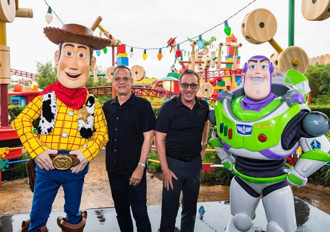 Walt Disney Studiosさんのインスタグラム写真 - (Walt Disney StudiosInstagram)「Celebrate Best Friends Day with Woody, Buzz, Bo, and the whole cast of #ToyStory4! Check out the photos from today’s event at Toy Story Land in @WaltDisneyWorld.」6月9日 5時11分 - disneystudios
