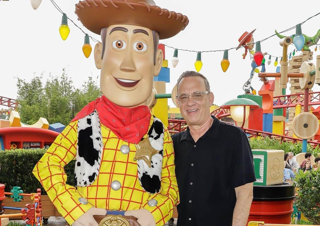 Walt Disney Studiosさんのインスタグラム写真 - (Walt Disney StudiosInstagram)「Celebrate Best Friends Day with Woody, Buzz, Bo, and the whole cast of #ToyStory4! Check out the photos from today’s event at Toy Story Land in @WaltDisneyWorld.」6月9日 5時11分 - disneystudios