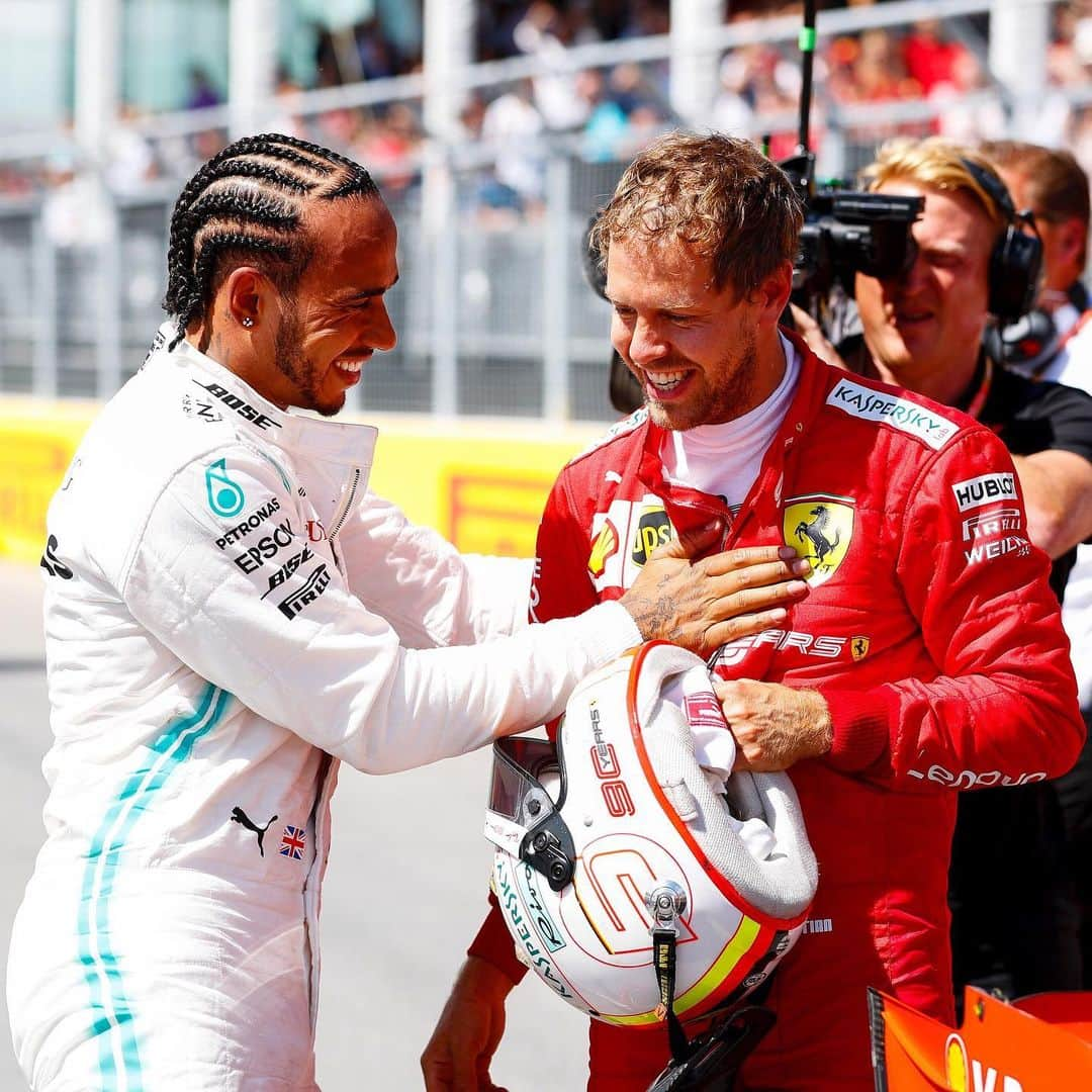 MERCEDES AMG PETRONASさんのインスタグラム写真 - (MERCEDES AMG PETRONASInstagram)「Respect 🤝 Took a big lap to beat @lewishamilton today! • #MercedesAMGF1 #Mercedes #AMG #F1 #PETRONASmotorsports #CanadianGP #LH44 #Respect #DrivenByEachOther」6月9日 5時35分 - mercedesamgf1