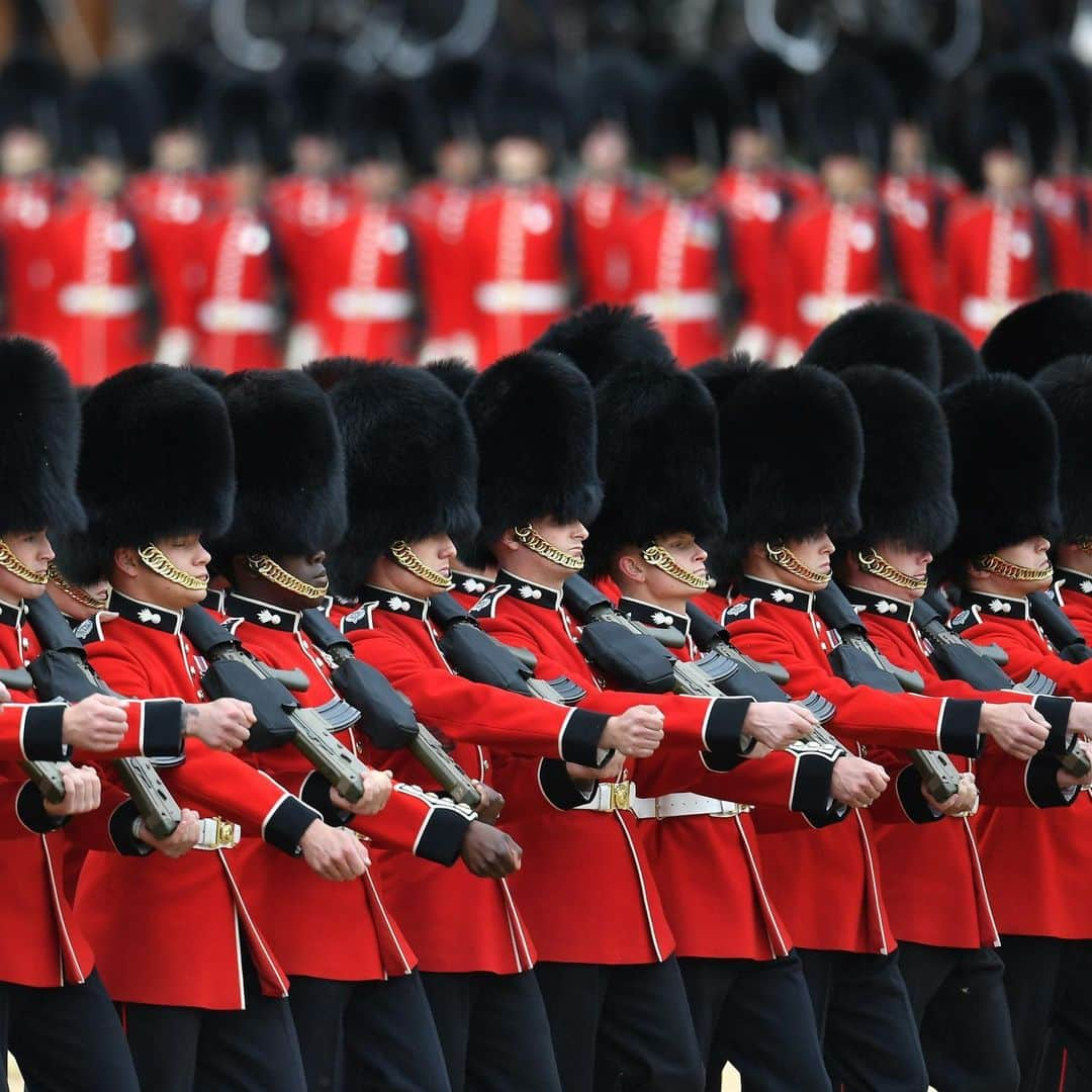 ロイヤル・ファミリーさんのインスタグラム写真 - (ロイヤル・ファミリーInstagram)「@hrhthedukeofyork as Colonel of the Grenadier Guards, who “trooped” today as part of The Queen’s Birthday Parade, Trooping the Colour, has sent the following message to those who took part. “To all on parade today I wish to send you my congratulations on an outstanding Queen's Birthday Parade. Last week I had the privilege of being your reviewing officer & that was magnificent; but this parade surpassed that. “Your march past in both slow and quick time were faultless. You had to overcome some testing conditions in the wind and you did it in superlative style, panache and discipline. I know Her Majesty was brimming with pride at her Grenadiers and I couldn't be more proud to be your Colonel. Thank you for all the work you have put in to making today's parade one we will always remember.” Colonel Andrew.  In picture 2 and 3 see how on 12 June 1947, The Queen, then Princess Elizabeth, who was then Colonel of the Grenadier Guards, departed Buckingham Palace to take part in her first Trooping the Colour for her father’s, King George VI, Birthday Parade. 📷 PA Images」6月9日 5時33分 - theroyalfamily