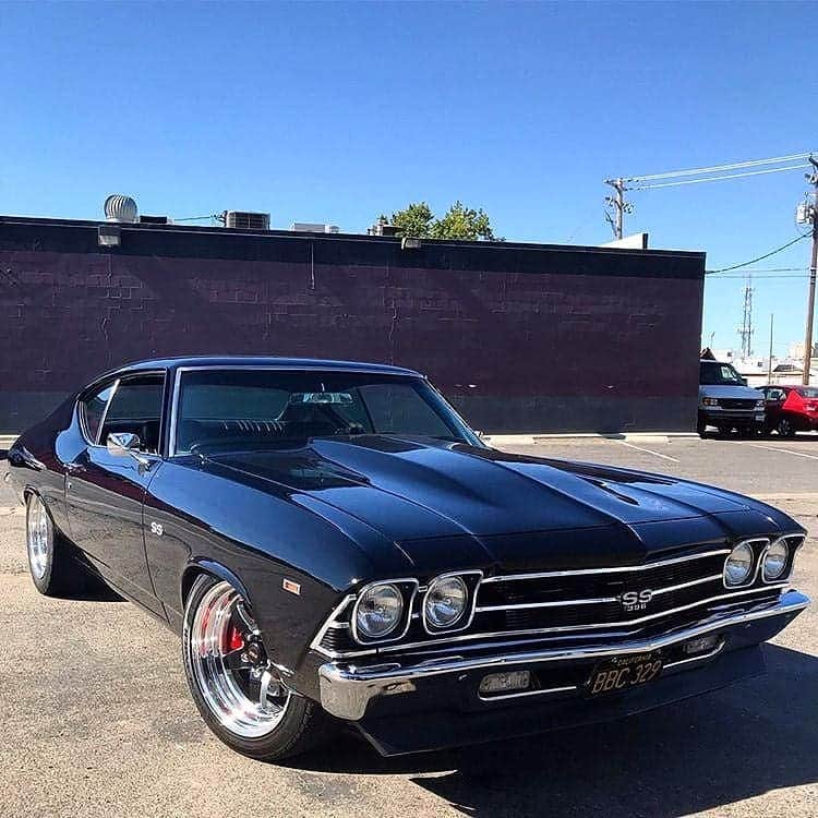 Classics Dailyさんのインスタグラム写真 - (Classics DailyInstagram)「'69 Chevelle  _ Owned by @frankniebla67 #Chevelle #americanmuscle #musclecar #classic #restomod #speed #vehicles  #cargram #carstagram #amazing_cars #fastcar #motors #engine #horsepower #musclecar #amazingcars」6月9日 5時38分 - classicsdaily