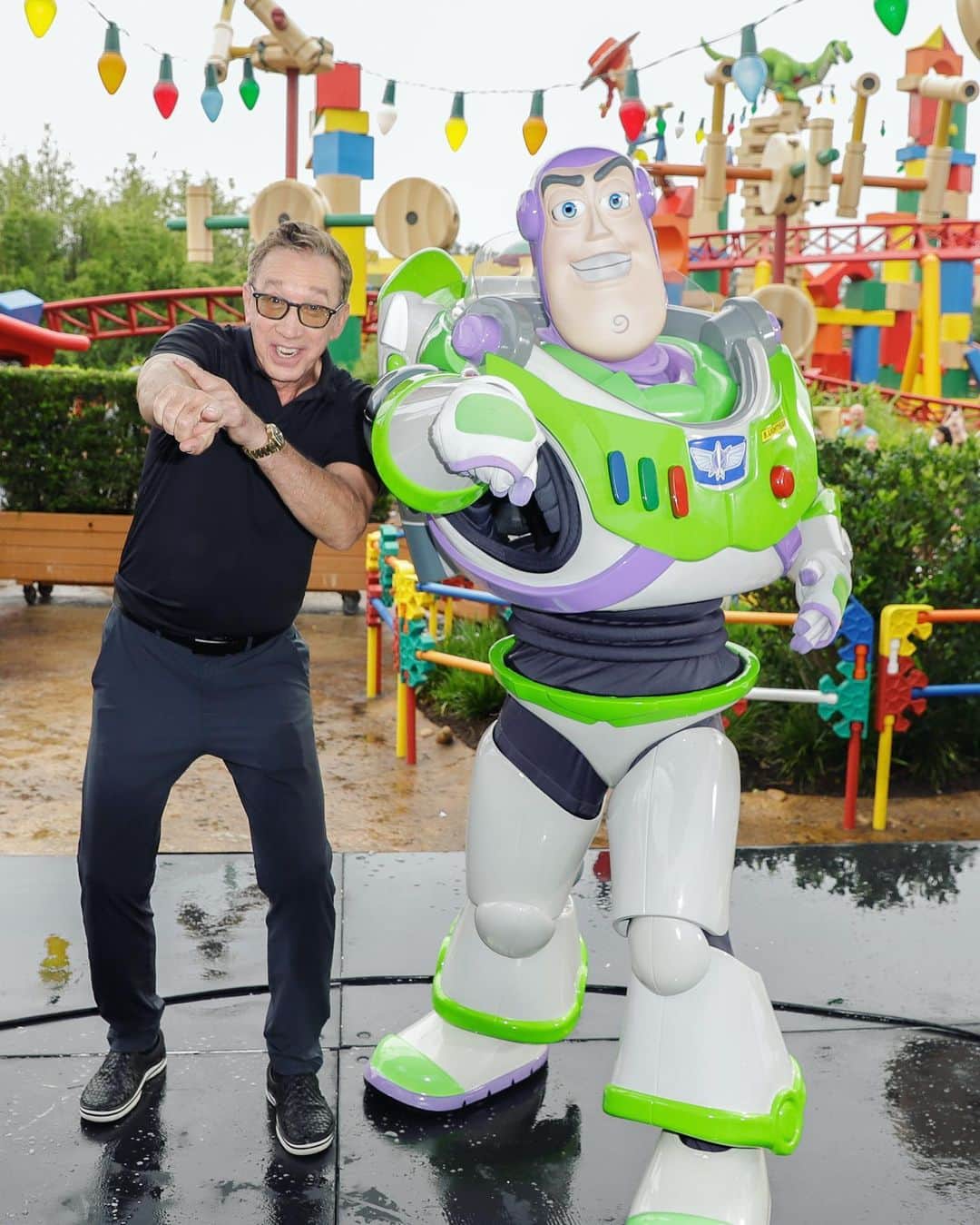 Disney Pixarさんのインスタグラム写真 - (Disney PixarInstagram)「The #ToyStory4 cast had a rootin’, tootin’ time at #ToyStoryLand in @WaltDisneyWorld. See more in our Instagram Story. #NationalBestFriendsDay」6月9日 5時40分 - pixar