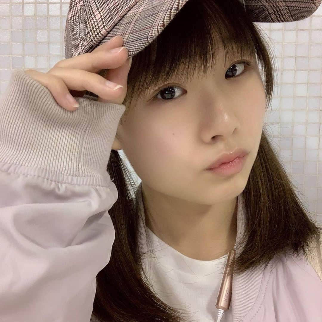 新倉愛海さんのインスタグラム写真 - (新倉愛海Instagram)「今日は早起きデイです！*˙︶˙*)ﾉ"ｵﾊﾖ  #アプガ2 #新倉愛海 #早起き #帽子」6月9日 5時45分 - ami_niikura_uug2ki