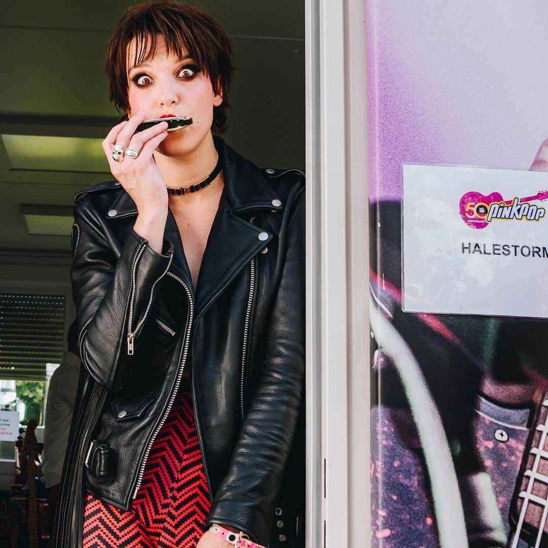 ジー・ヘイルさんのインスタグラム写真 - (ジー・ヘイルInstagram)「Backstage at @pinkpopfest #pinkpop2019 #pinkpopfestival photos by @judyhwon」6月9日 6時36分 - officiallzzyhale