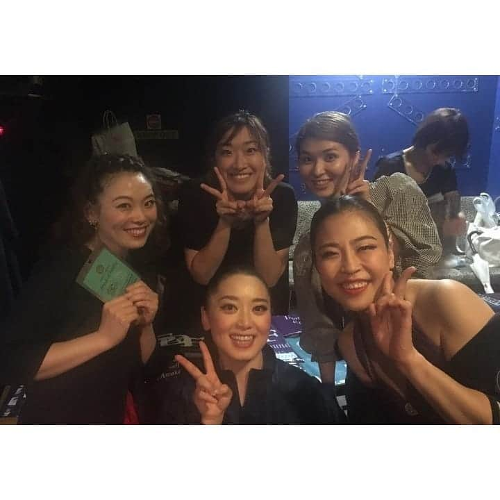 花陽みらさんのインスタグラム写真 - (花陽みらInstagram)「今回、とても助けられた﻿ あっきょん、ちほちゃん、そしてAYUTO😌✨﻿ 集まって練習する時はいつも笑い声がとびかっていました(笑)﻿ ﻿ そして、同期のゆか、ゆうゆさん１期下のじゅりちゃんが、観にきてくれました✨﻿ ﻿ #宝塚 #93期 #舞園るり #千瀬聖 #亜聖樹 #花陽みら (みく)﻿ #94期 #隼海惺 #悠斗イリヤ ﻿ ﻿ ﻿ 今回初めましての﻿ #池田知穂 ちゃん﻿ 空気がとてもふんわり。優しい方。近くにいるととても癒されてしまうww彼女の声も癒しでした♪ ﻿ ﻿ #AYUTO は会う度に歌唱力や体力や、ダンスなどが成長していて、驚きばかりです！！﻿ 低い声から、ハイトーンまで操れる本当に素敵な子なのです😆✨﻿ ﻿  #亜聖樹﻿ 現役の時は、全く接点はなかったのですが…﻿ 最近とてもよく一緒にお仕事をしています😁🌱﻿ なので、あっきょんがいると、とても安心できて、そして面白い!!ずっと手を叩いて顔くしゃくしゃにしてお互い笑ってます😁😁﻿ そして彼女の美声は超癒しなんです😍😍﻿ もうすでに、あっきょん節きいて、、、爆笑したい(笑)」6月9日 6時41分 - miku_hanahi