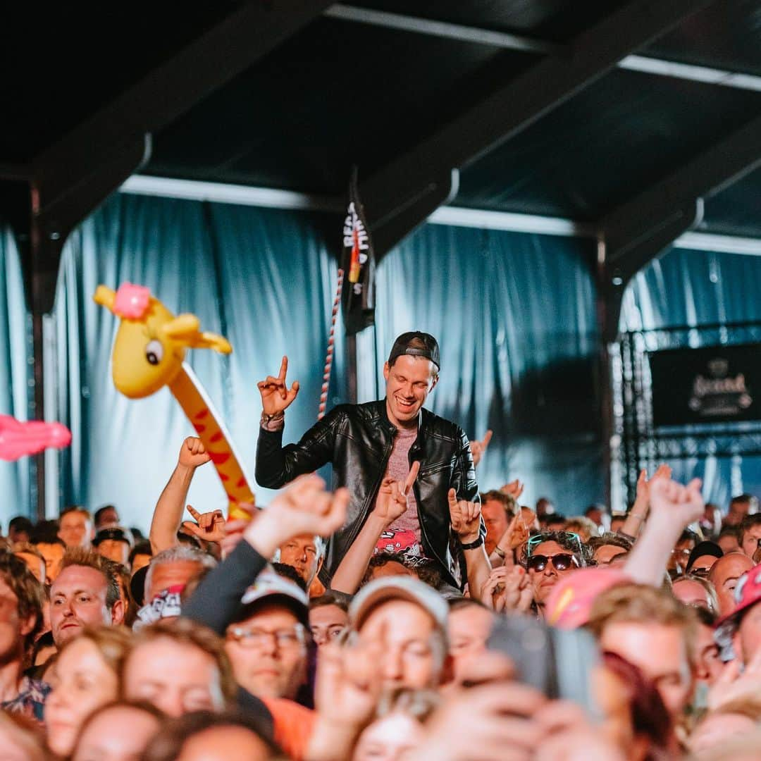 ジー・ヘイルさんのインスタグラム写真 - (ジー・ヘイルInstagram)「Thank you! @pinkpopfest #pinkpop2019 #pinkpopfestival photos by @judyhwon」6月9日 6時42分 - officiallzzyhale