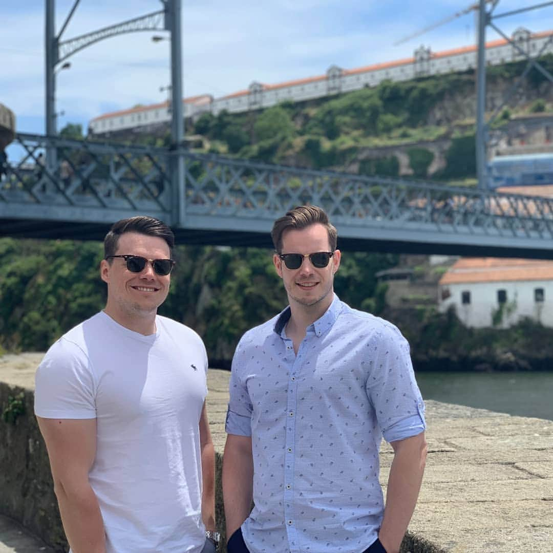 バスのインスタグラム：「Day 1 in the beautiful city that is Porto. 🇵🇹 The weather has been incredible so far! ☀️😎 A great start to our trip! 😀  #nofilterneeded #porto #badhairday #TwoGaijin #portugal  #douroriver #luis1bridge」