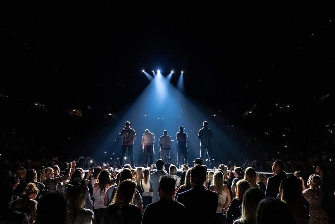 backstreetboysさんのインスタグラム写真 - (backstreetboysInstagram)「No better feeling than to get to do this every night ❤️ Thank you Copenhagen! #BSBDEN #DNAWorldTour」6月9日 7時10分 - backstreetboys