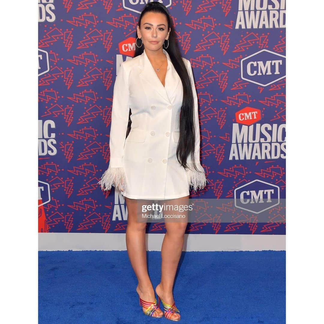 ジェイワウさんのインスタグラム写真 - (ジェイワウInstagram)「@fashionnova dress for the CMT Music Awards ✨ #ad」6月9日 7時21分 - jwoww