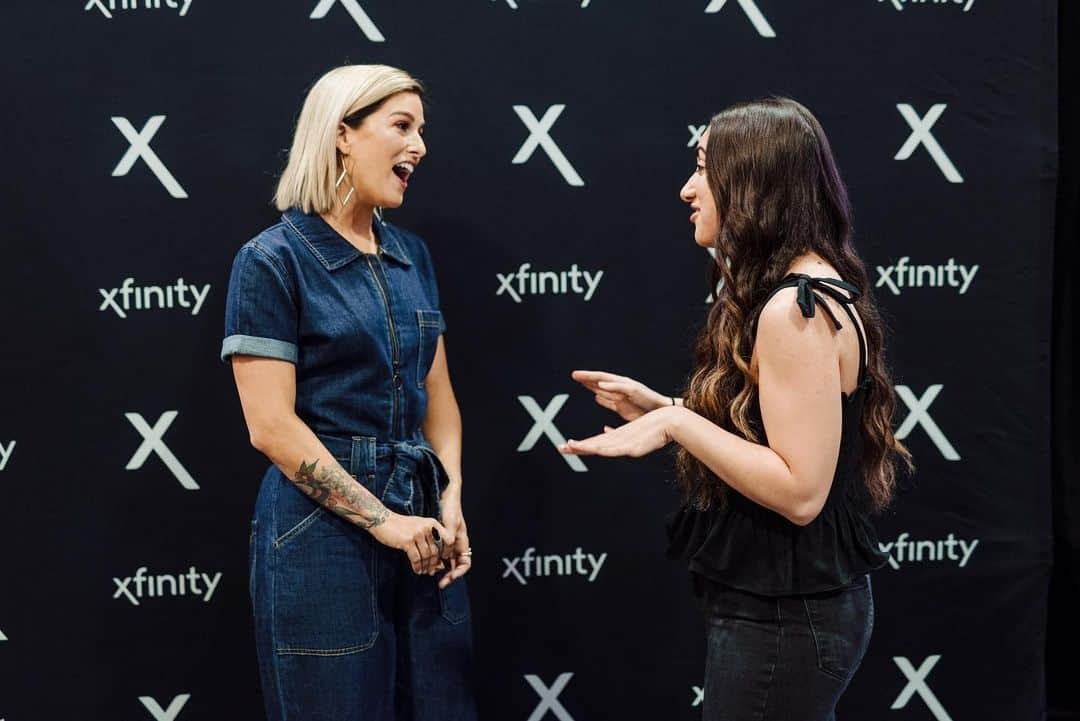 キャサディー・ポープさんのインスタグラム写真 - (キャサディー・ポープInstagram)「Love seeing familiar faces at #CMAFest! Thanks for having me @xfinity! #Sponsored」6月9日 7時23分 - cassadeepope