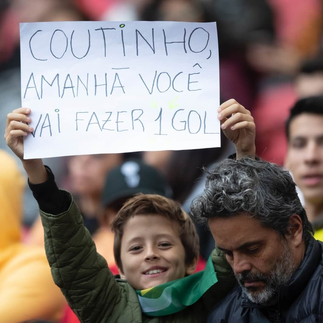 サッカー ブラジル代表チームさんのインスタグラム写真 - (サッカー ブラジル代表チームInstagram)「Enquanto isso, em Porto Alegre... ⠀ Dia de treino aberto no Beira-Rio para a #SeleçãoBrasileira! Tudo pronto para o amistoso de amanhã, 16h.  Fotos: @lucasfigfoto / CBF ⠀ #JogaBola #BRAxHON」6月9日 7時27分 - cbf_futebol