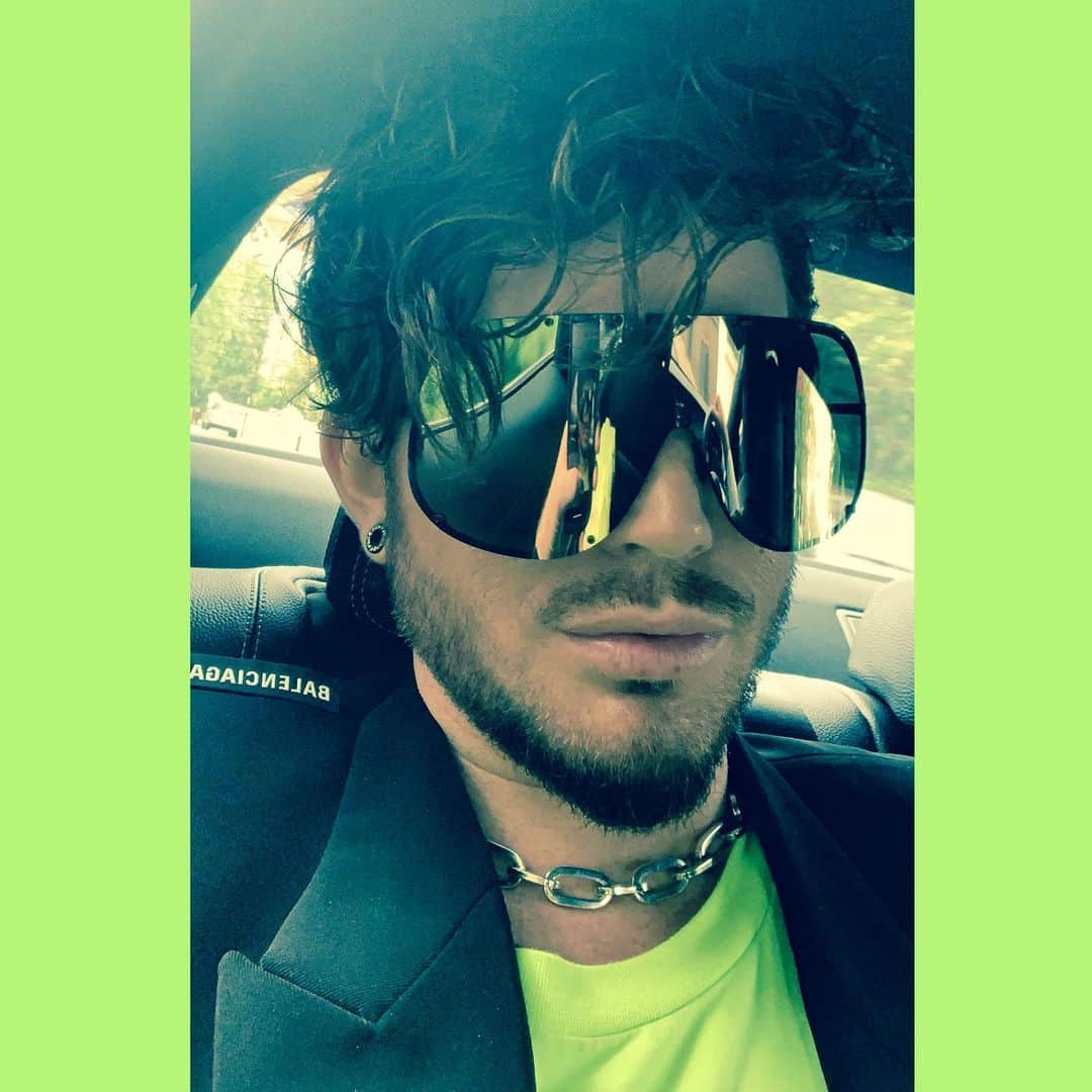 アダム・ランバートさんのインスタグラム写真 - (アダム・ランバートInstagram)「#balenciaga #rickowens #neon」6月9日 18時29分 - adamlambert