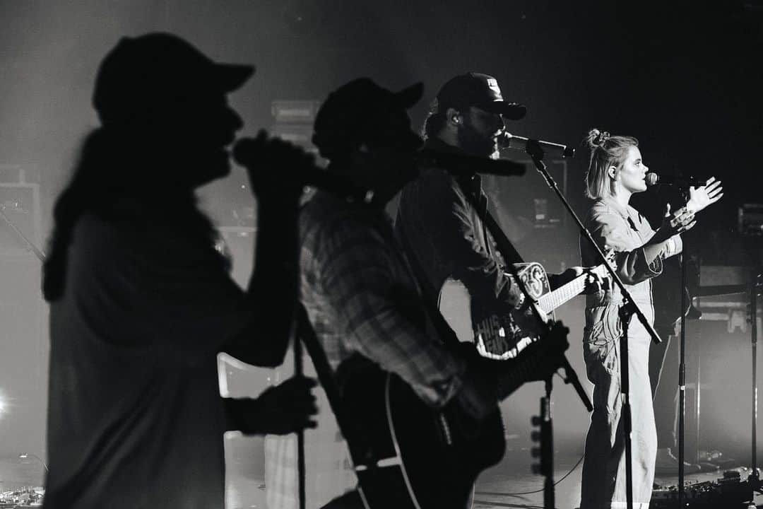 ユナイテッドのインスタグラム：「The People Tour — Phoenix, AZ」