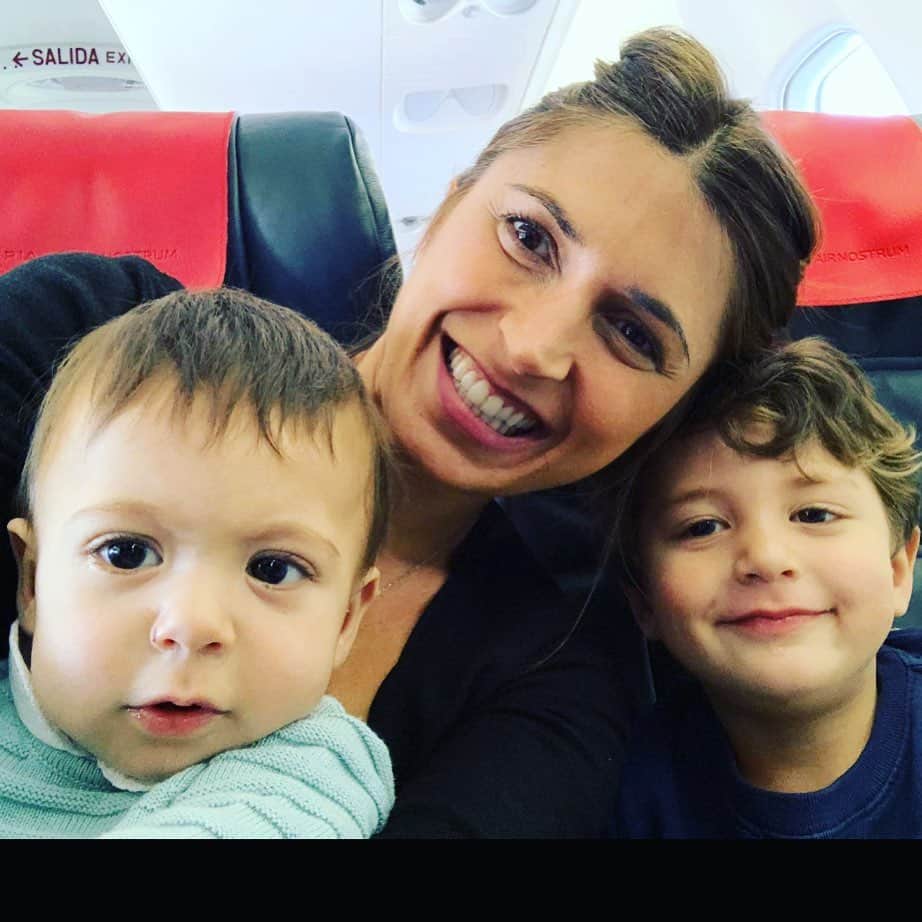 のインスタグラム：「Hoy cumple años la mejor persona que conozco,la que me acompaña en cada paso que doy,la que me apoya siempre,con la que he podido formar un familia que nunca me habia imaginado.te quiero mucho mi vida❤️❤️.FELICIDADES」