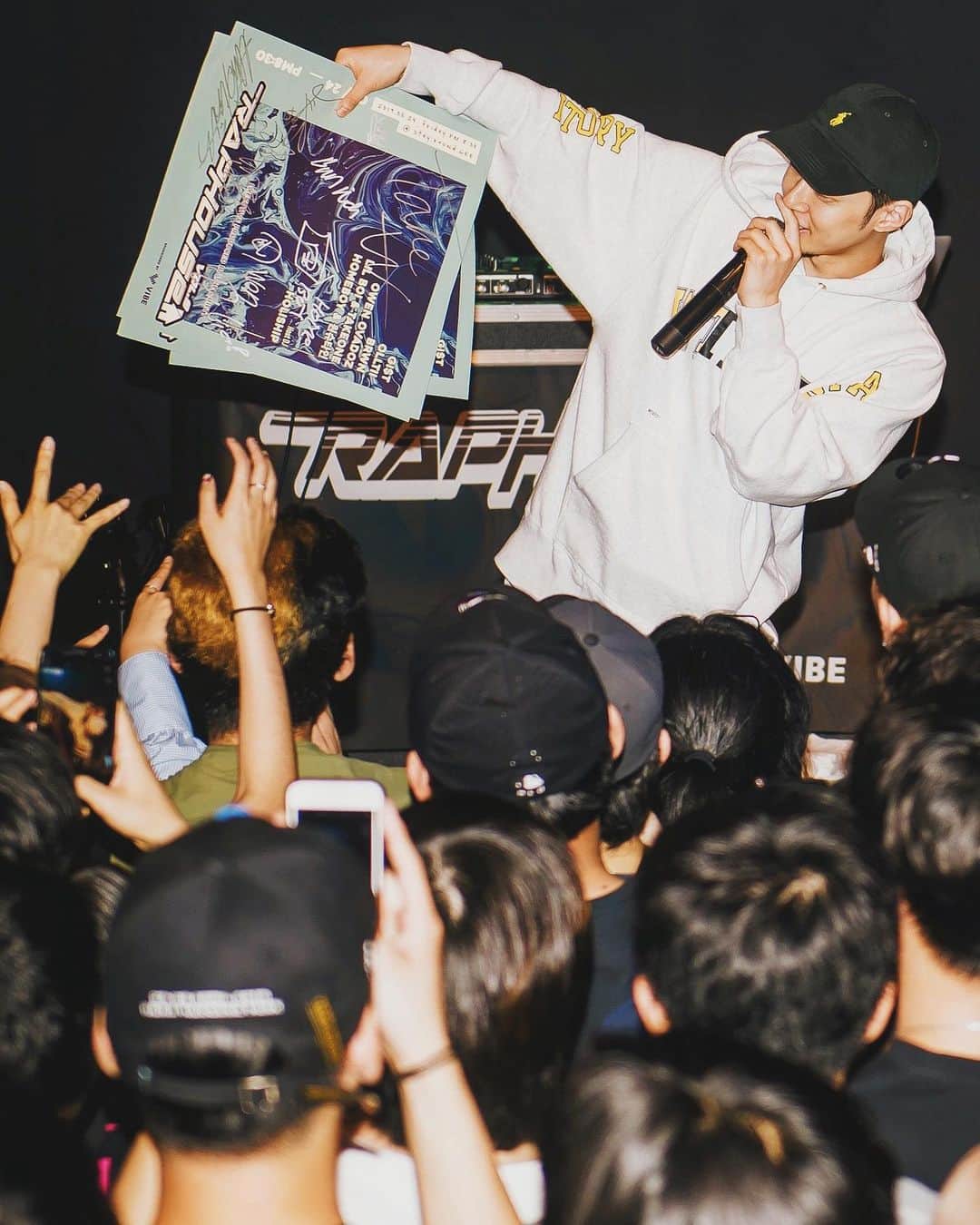 thequiettのインスタグラム：「RAP HOUSE 🏠 7, 8월은 쉽니다! @rap_house_official」
