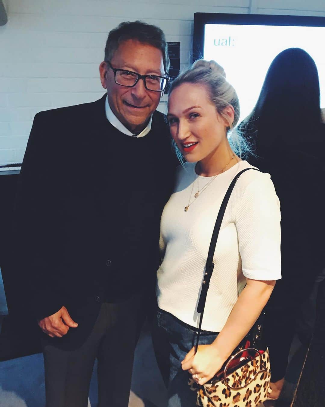 SOPHIA WEBSTERさんのインスタグラム写真 - (SOPHIA WEBSTERInstagram)「An audience with the LEGENDARY @stuartweitzman in London 🙌  A huge thank you for sharing your wisdom & condensing over 50 years of shoe knowledge in an hour of pure gold! ✨👠🎨 @lcflondon_ #SophiaWebster #StuartWeitzman #London #Legend #londoncollegeoffashion #UAL #universityoftheartslondon」6月9日 17時58分 - sophiawebster