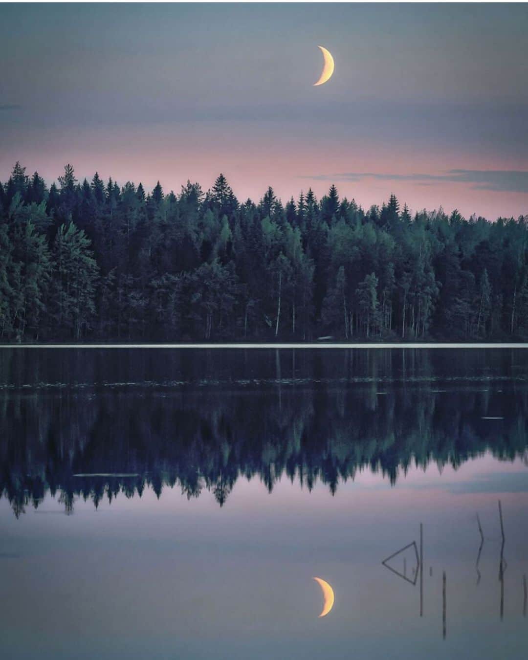 フィンランド政府観光局さんのインスタグラム写真 - (フィンランド政府観光局Instagram)「フィンランドの素敵な夏の夜🇫🇮🌙❤️ ． @timoksanen さんの写真。Kiitos!」6月9日 17時50分 - visitfinlandjapan
