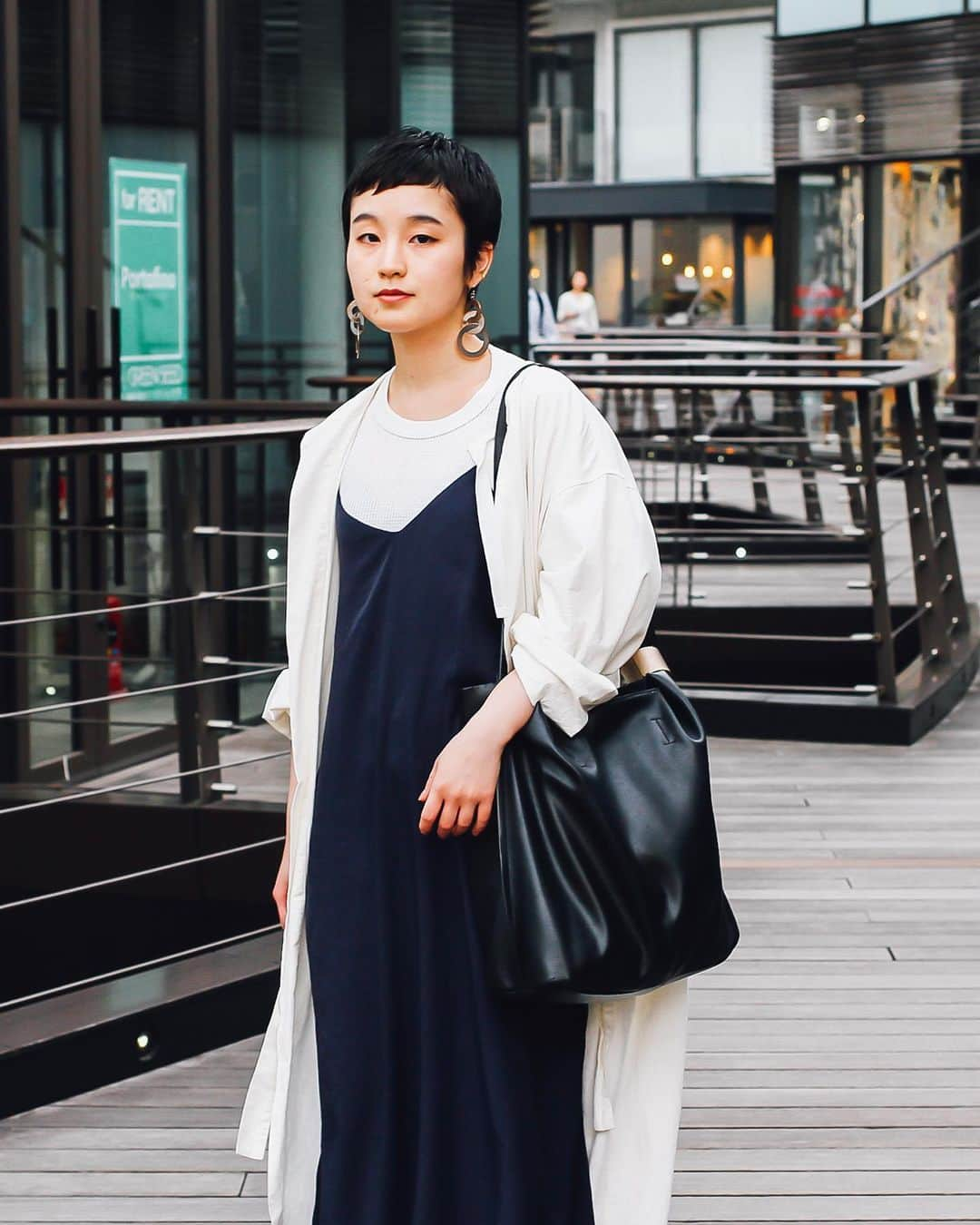 Fashionsnap.comさんのインスタグラム写真 - (Fashionsnap.comInstagram)「【#スナップ_fs】 Name 松本 まき  Coat #MOUSSY Shirt #used Dress #used Bag #KBF  #fashionsnap #fashionsnap_women」6月9日 17時51分 - fashionsnapcom