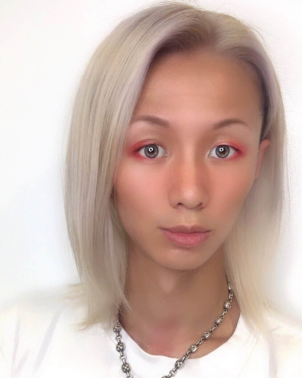 京極 琉さんのインスタグラム写真 - (京極 琉Instagram)「How’s Straight Hair Look?❤️ Thanks @salonryu_emi @toshi_hairs @salonryu_yuuki  Did this super shine &  beautiful silver look for me🌹 #salonryu#京極琉」6月9日 18時06分 - ryuhairartist