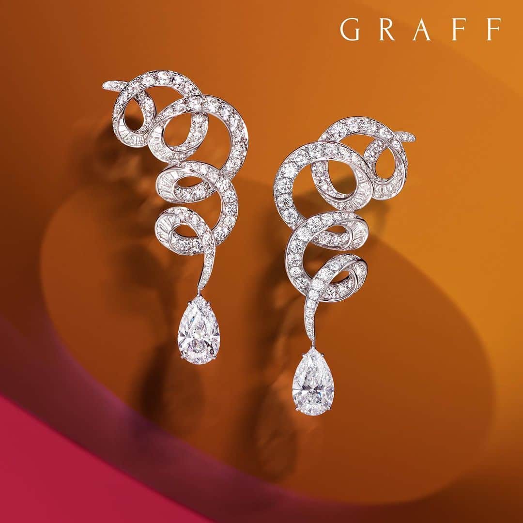 Graffさんのインスタグラム写真 - (GraffInstagram)「Sweeping scintillation • Inspired by Twombly diamond earrings, 17cts #graffdiamonds #highjewelry #diamondearrings」6月9日 18時22分 - graff