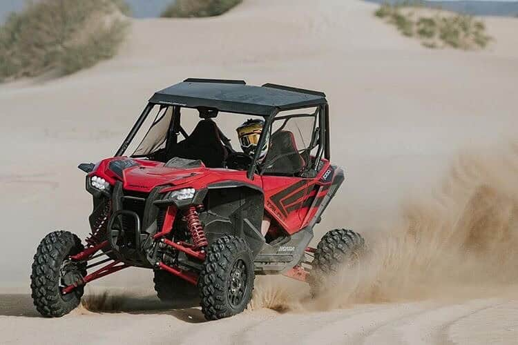 Honda Powersports USさんのインスタグラム写真 - (Honda Powersports USInstagram)「Rippin’ it in the dunes ✌️#HondaTalon #LifeisBetterSxS 📸: @harrymarkphoto」6月9日 9時34分 - honda_powersports_us