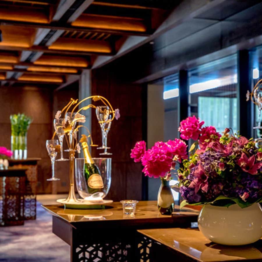 ニコライ・バーグマン・フラワーズ＆デザインさんのインスタグラム写真 - (ニコライ・バーグマン・フラワーズ＆デザインInstagram)「Join me & Chef Ryuji Koga for a very special collaboration Dinner at Four Seasons Hotel Kyoto on 6/22. Call Four Seasons Kyoto for reservations.  6月22日 （土）ニコライ バーグマンとフォーシーズンズホテル京都のコラボレーションディナーイベントを開催します。ご予約はフォーシーズンズホテル京都（075-541-8288）まで。#nicolaibergmann #fskyoto」6月9日 9時34分 - nicolaibergmann
