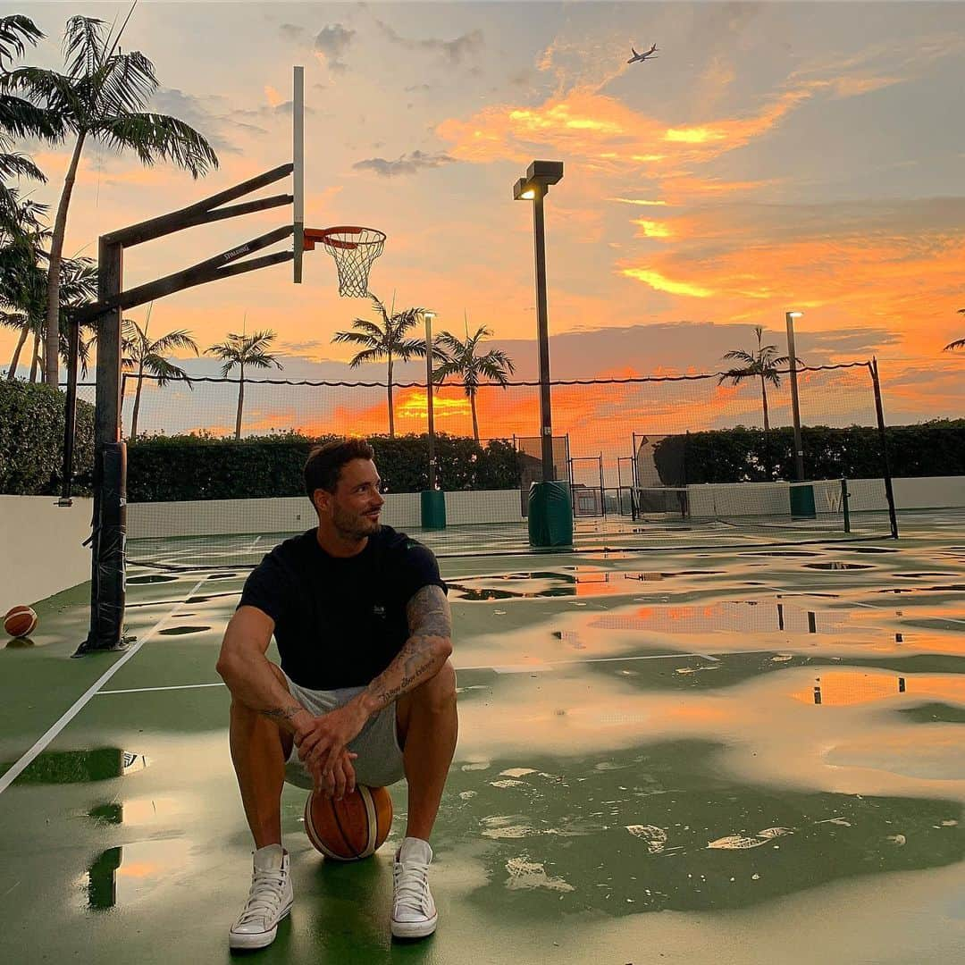 ロマン・ビュルキさんのインスタグラム写真 - (ロマン・ビュルキInstagram)「Miami Views🌅 by @nicolas_krause」6月9日 9時46分 - rbuerki