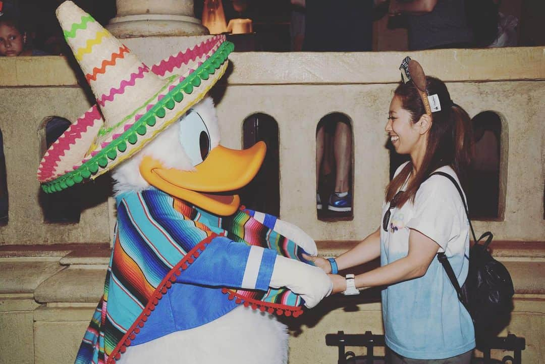 梅原玲奈さんのインスタグラム写真 - (梅原玲奈Instagram)「I miss you D.D💙💙💙 #throwback #wdw #epcot #disneyworld #happybirthday #donaldduck #ドナルド #ドナちゃん #ディズニー #超嬉しそう #1人で並んだ」6月9日 9時56分 - reina_umehara