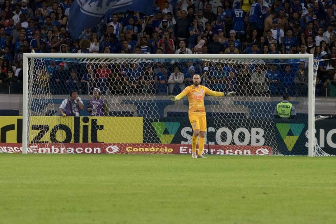 コリンチャンスさんのインスタグラム写真 - (コリンチャンスInstagram)「Terra de G-I-G-A-N-T-E-S! . . 📷 Daniel Augusto Jr./Ag. Corinthians . #VaiCorinthians #CRUxSCCP#Corinthianismo #FielAtéoFim#MeuBMG #NãoÉSóPatrocínio#TimeDoPovo #Corinthians #Timão#CorinthiansTV #FielTorcedor#AFielÉFoda #UmSoCorinthians#NikeFutebol #Joli #EstrellaGalicia#UniversidadeBrasilOficial #ÉPositivo#CorinthiansÉPositivo#LoucoPotyCorinthians#PostosALE#ALEnoTimão#TODOSportiCorinthians#CartãodeTODOSCorinthians#TODOSpeloTimão」6月9日 9時50分 - corinthians