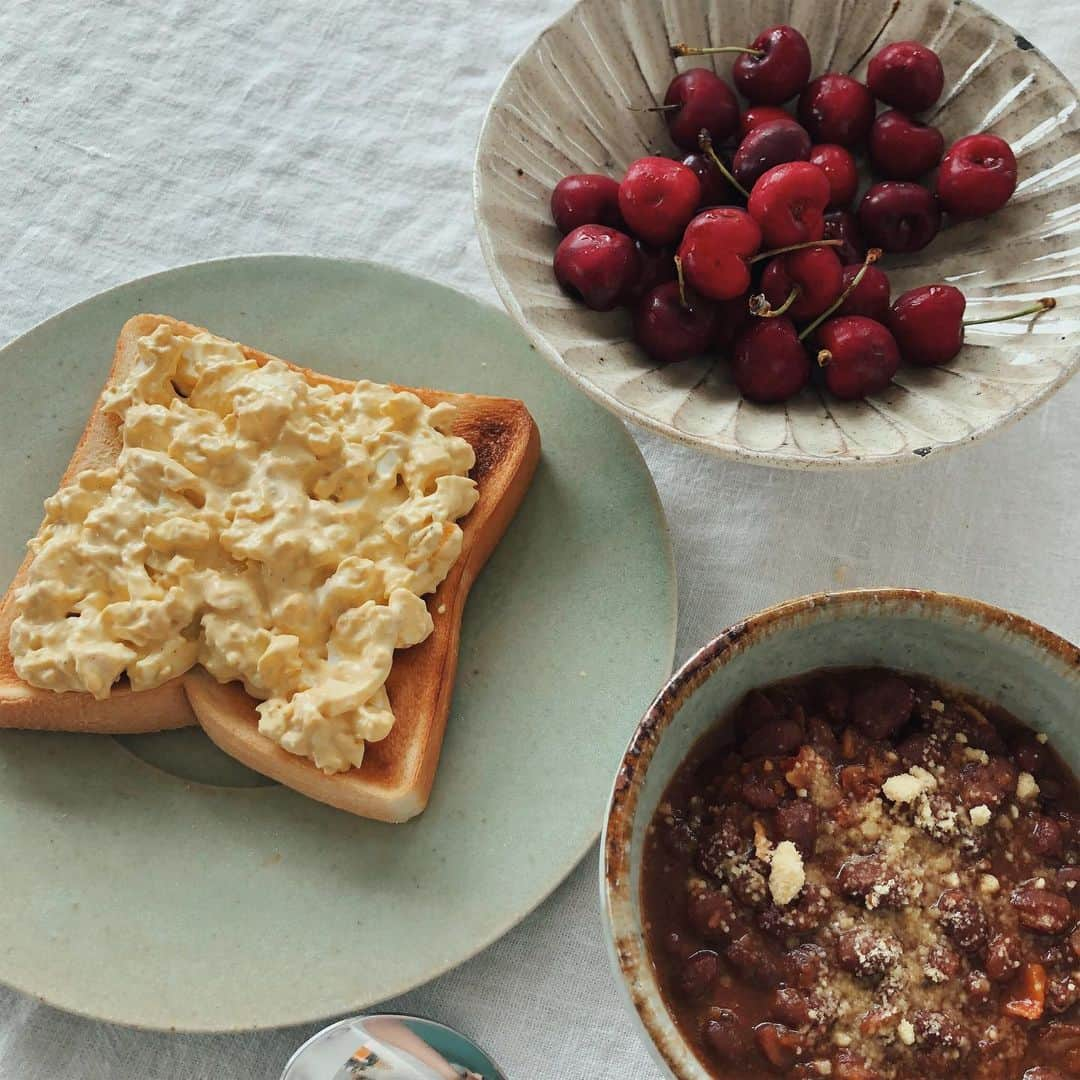 金子渚さんのインスタグラム写真 - (金子渚Instagram)「タマゴトースト🥚🍞流石の卵好きも2個は多かったな、  まいちゃんに @stylist_maiko ハワイ土産にもらったフリーズドライになっているパタゴニア @patagonia のチリコンカン。 1分煮て9分蓋して出来上がるお手軽なくせにめちゃくちゃ美味しかったよ🥫🌶♡ 日本にも売ってるのかなぁ  #nagirecipe」6月9日 10時07分 - nagisakaneko