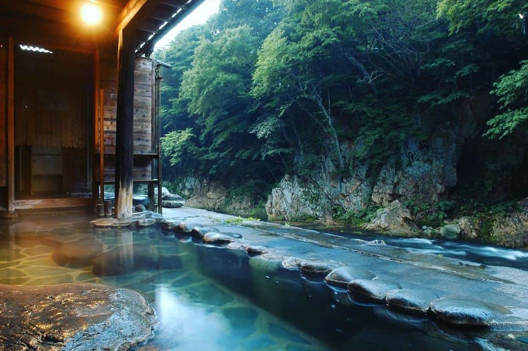 JAPAN TRIP 大人旅〜厳選の宿〜さんのインスタグラム写真 - (JAPAN TRIP 大人旅〜厳選の宿〜Instagram)「【JAPAN／RYOKAN】 #栃木 #塩原温泉 の#湯の花荘 です。  #大人旅_厳選の宿 #大人旅jp #そうだ旅に出よう #旅行 #温泉宿 #温泉 #源泉掛け流し #露天風呂 #旅館 #大人旅 #女子旅 #親子旅 #国内旅行 #記念旅行 #旅フォト #旅行好きな人と繋がりたい #japan #japantrip #japantravel #trip #travel #onsen #ryokan #hotsprings #hotel  #ig_japan #instajapan」6月9日 10時09分 - otonatabi_jpn