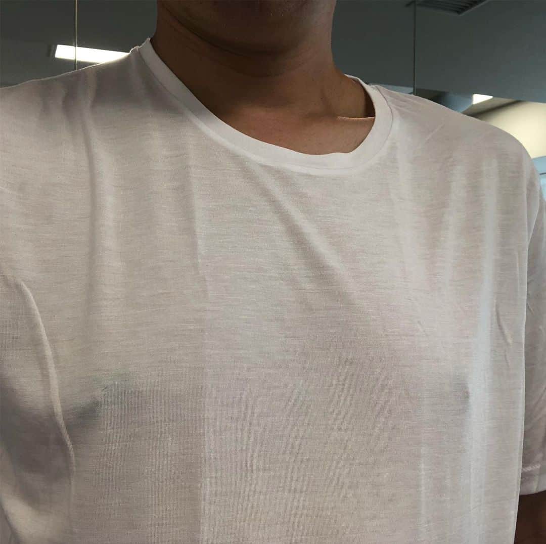 村本大輔さんのインスタグラム写真 - (村本大輔Instagram)「おれの乳首が特別黒いわけじゃない。ファミマのTシャツが特別薄いだけだ。#ランニング用  My nipples are not specially black.  T-shirts are only extra thin.  #T-shirt for running」6月9日 10時13分 - muramotodaisuke1125
