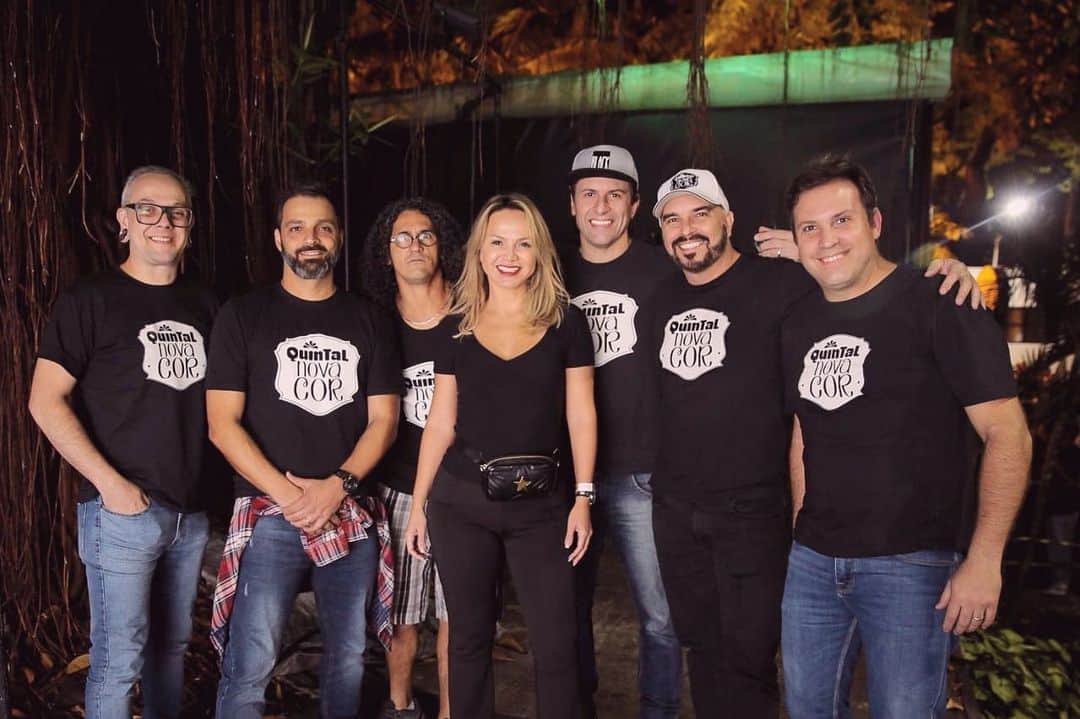 Eliana Michaelichin Bezerraのインスタグラム：「Meus queridos amigos do @quintalnovacor 💕. Show incrível, baita energia! Obrigada meninos!! Mais sucesso!!!」