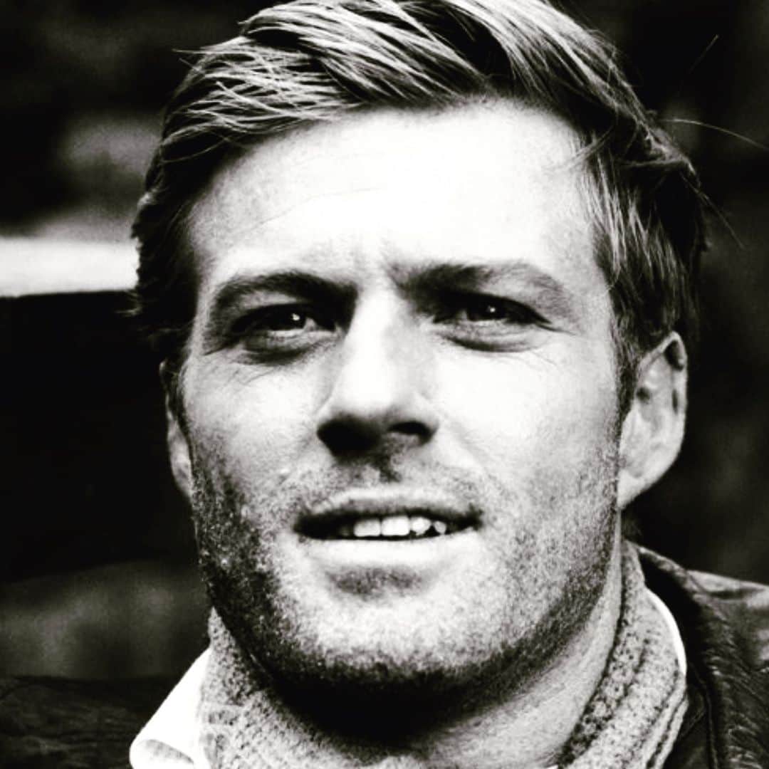 デレク ラムのインスタグラム：「Gratuitous Saturday night hunk shot. #robertredford」